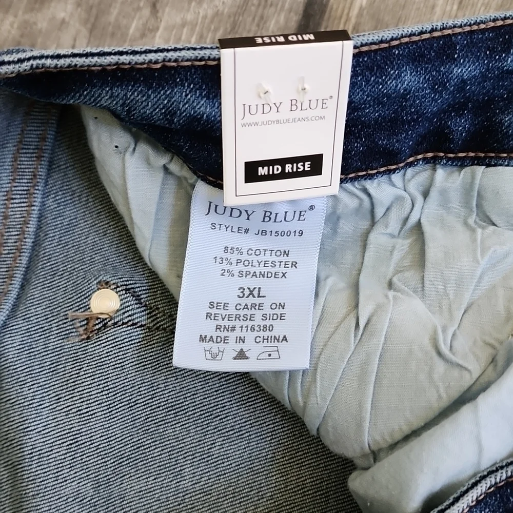 NWT Judy Blue Half Cuffed Shorts - Style 150019 Sz 3XL 22W-24W - Picture 6 of 7